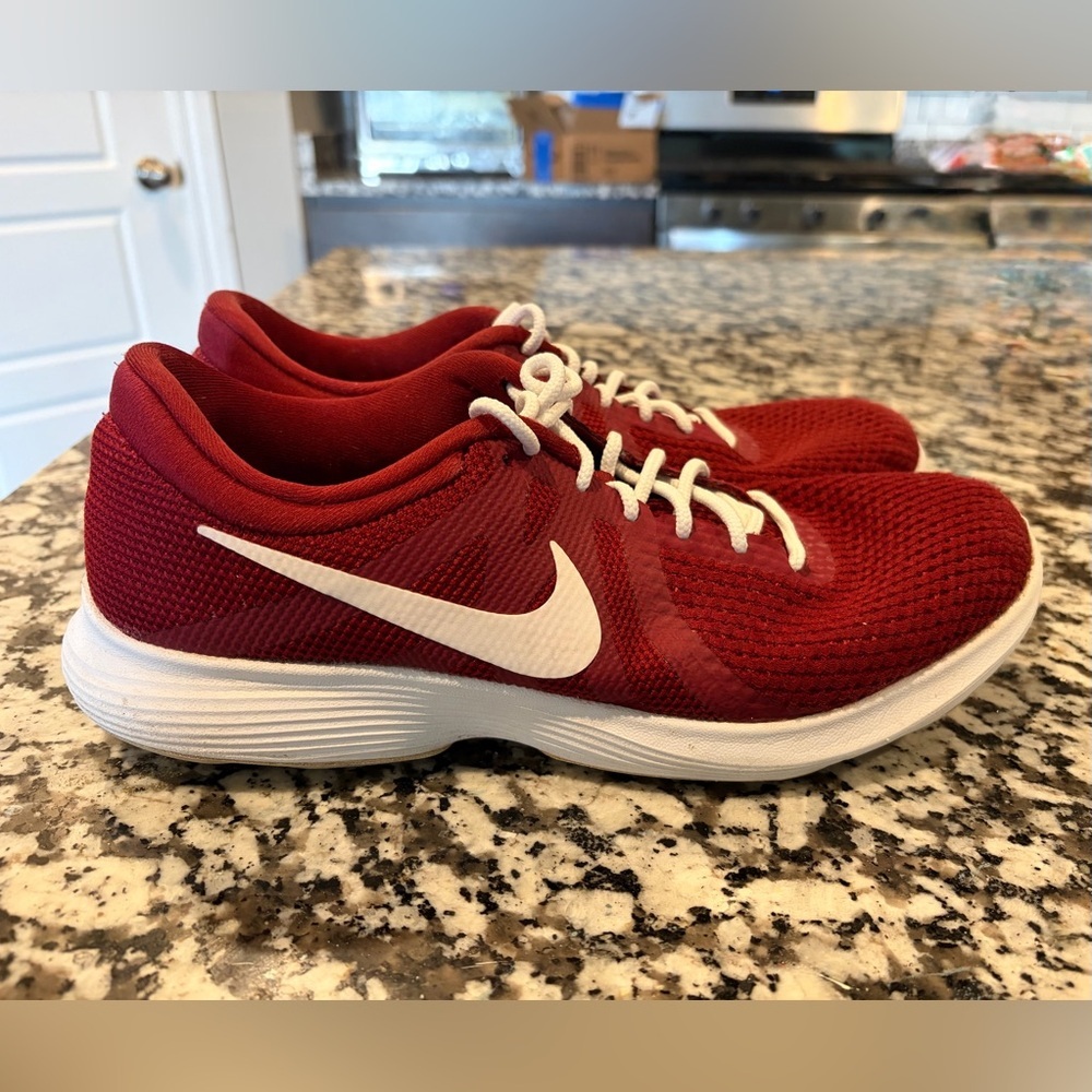 Nike Mens Revolution 4 Running Shoes